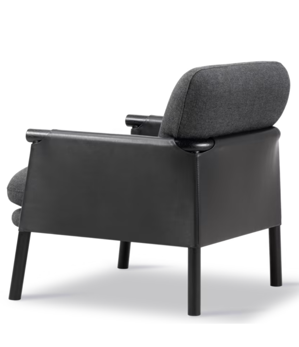 Fredericia  Model 8805 Savannah Lounge Chair Petit Max leather / Re-wool