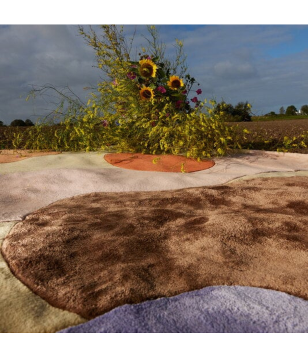 Layered  Layered Poppy Kalas Magical Garden Vloerkleed