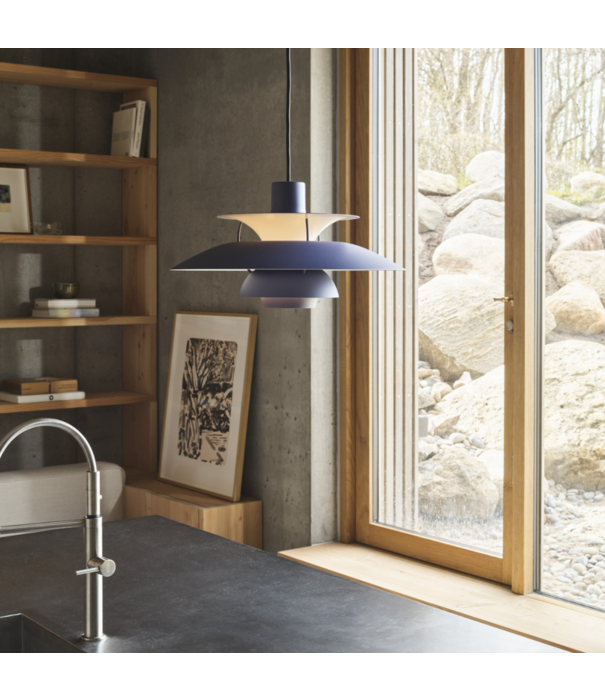 Louis Poulsen  Louis Poulsen PH5 Collection,  PH 5 Monochrome Hanglamp dusty indigo