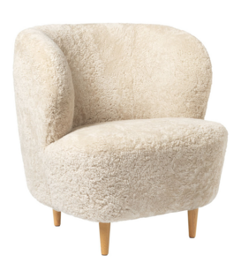 Stay Lounge Stoel Off White Schapenvacht, houten poten