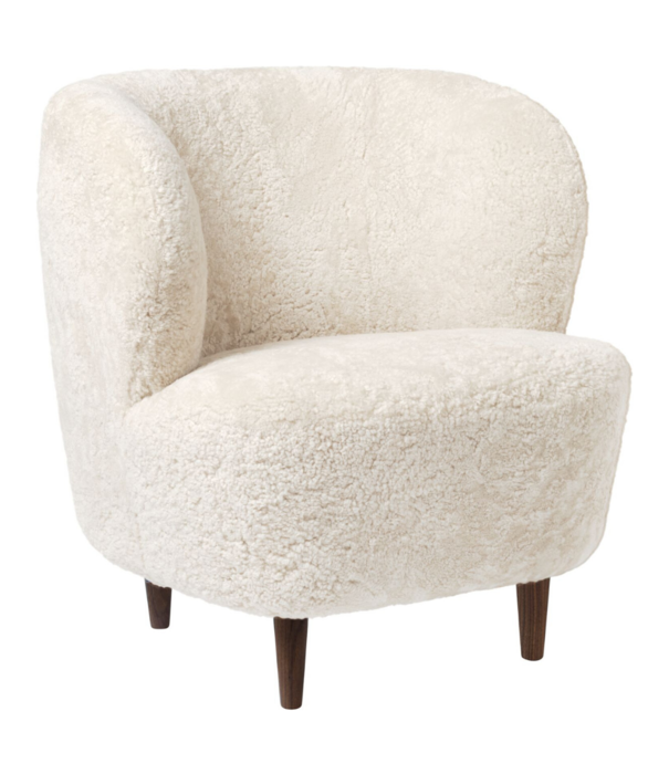 Gubi  Gubi Stay Small Lounge Chair Espresso Sheepskin, wooden legs