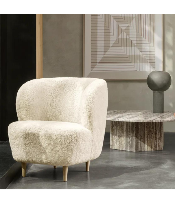 Gubi  Gubi Stay Small Lounge Chair Espresso Sheepskin, wooden legs