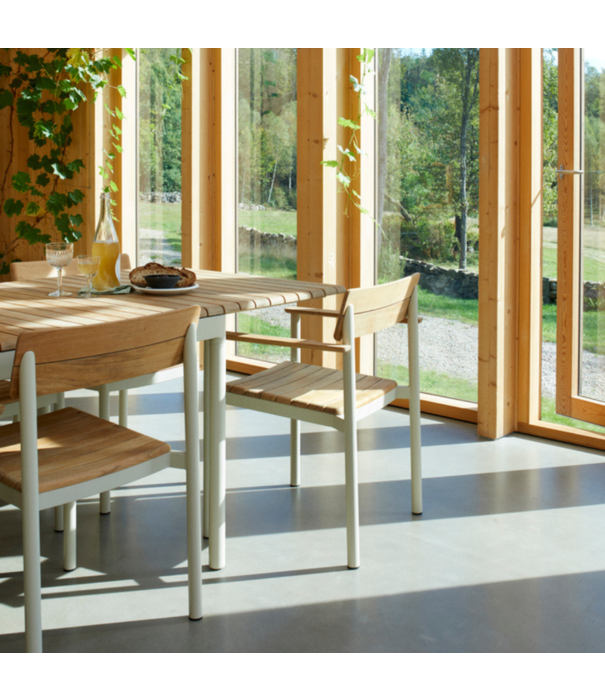 Fritz Hansen Pelagus Stoel met arm teak,  light ivory