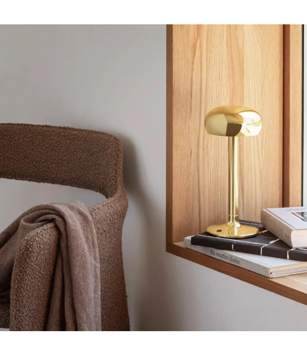 Eva Solo  - Wait to be seated Eva Solo - Emendo Led Battery Tafellamp  - Messing