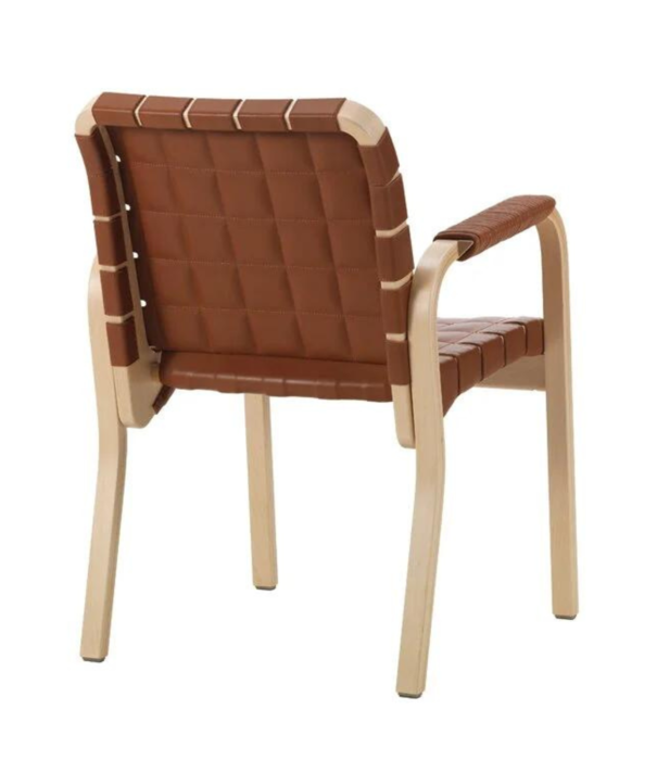 Artek   Artek Helsinki Special, Armstoel 45 gelakt berken, cognac leer