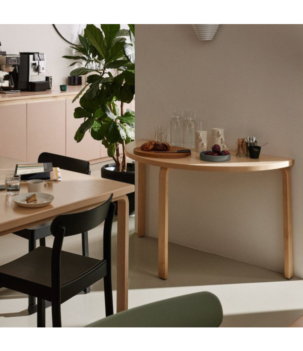 Artek  Artek - Aalto Table round 90B zwart linoleum