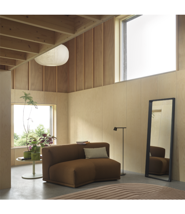 Muuto  Muuto Arced spiegel small natural spruce