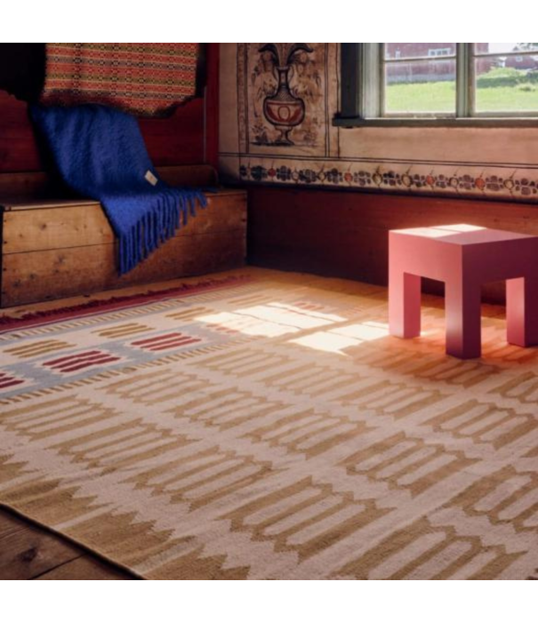 Layered  Layered Röllakan Wool Rug Hilma Meadow