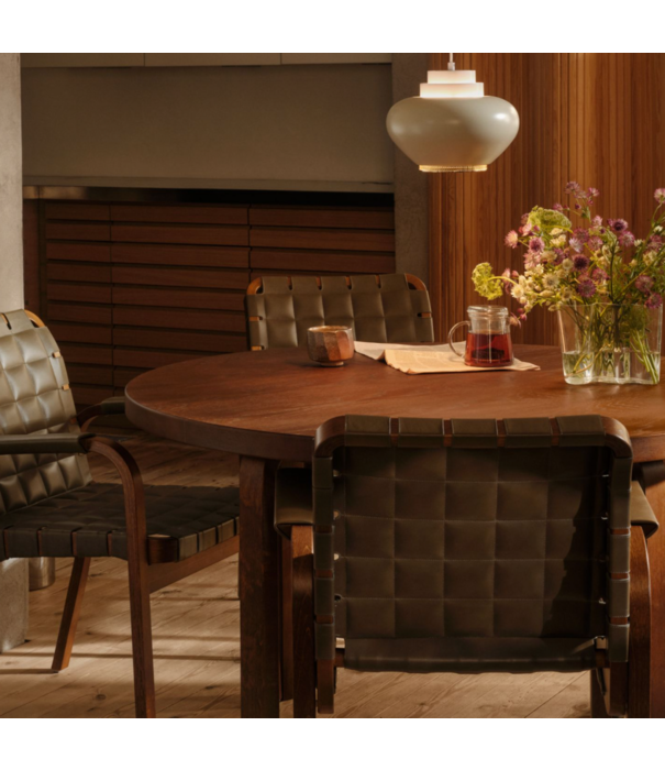 Artek  Artek Aalto Armstoel 45 berken, natural coloured leather