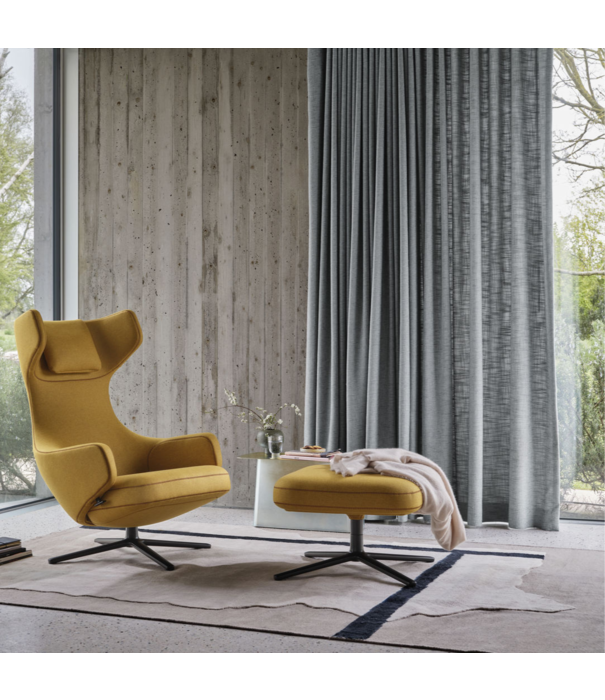 Vitra  Grand Repos Lounge Chair w. Ottoman, Dumet pale blue-emerald