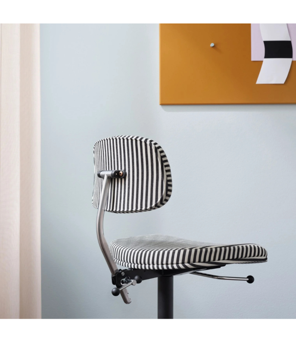 Montana Furniture  Montana  Kevi 2534U Bureaustoel frame gepolijst, Hallingdal 723