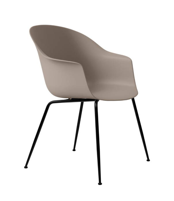 Gubi  Bat Eetkamerstoel recycled plastic, conic poten