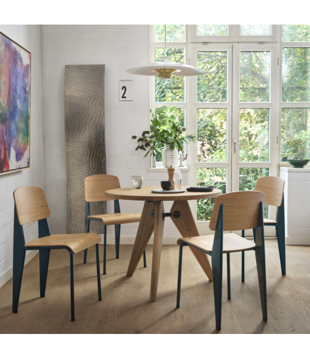 Vitra  Vitra Gueridon Dining Table solid oiled oak