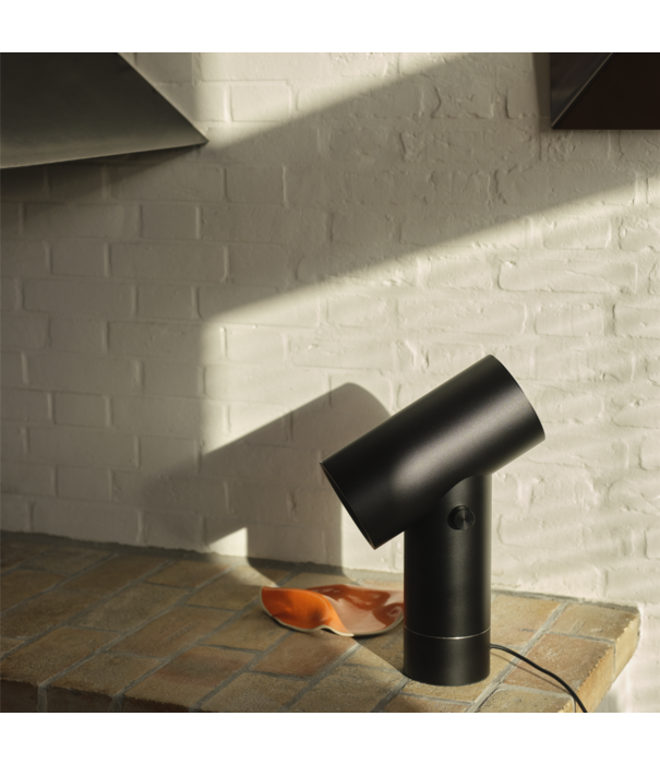 Muuto  Muuto Beam Tafellamp large zwart geanodiseerd