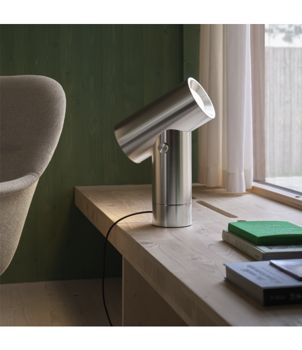 Muuto Beam Tafellamp large zwart geanodiseerd