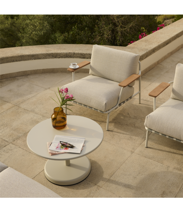 Muuto  Muuto Settle Outdoor Lounge Chair