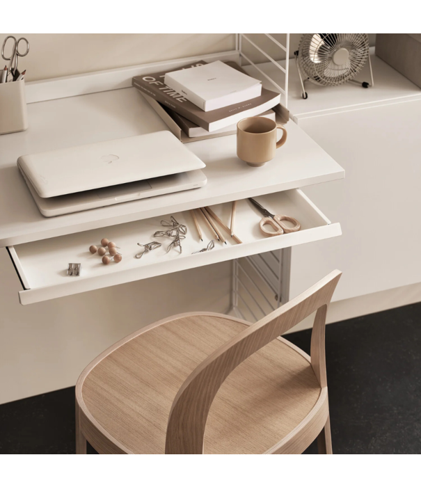 String  String System Bureau Lade