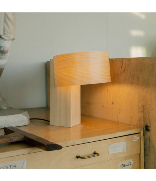 Vaarnii Vaarnii 018 Hoop Table Lamp Medium