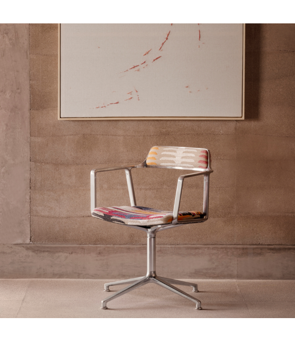 Vipp  Vipp 452 Swivel Chair Todos Santos Guesthouse Edition
