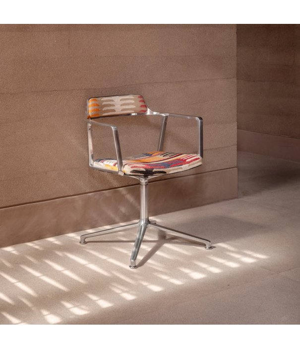 Vipp  Vipp 452 Swivel Chair Todos Santos Guesthouse Edition
