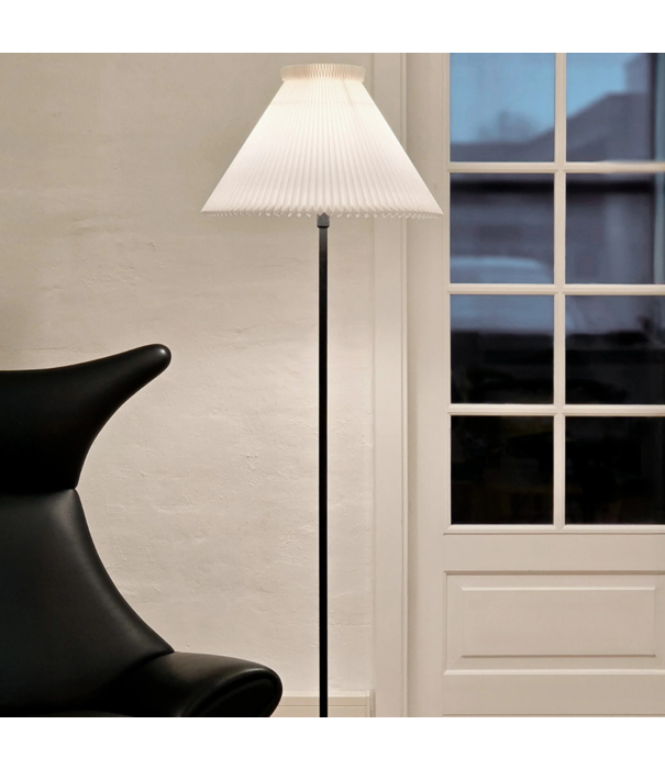 Le klint  Model 334 Vloerlamp