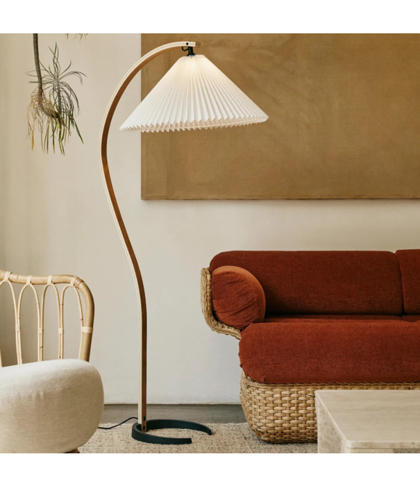 Gubi  Gubi - Timberline floor lamp oak/birch