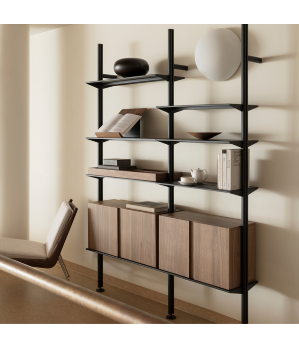 String  String - Pira G2 Shelf black, floor/ceiling mounted