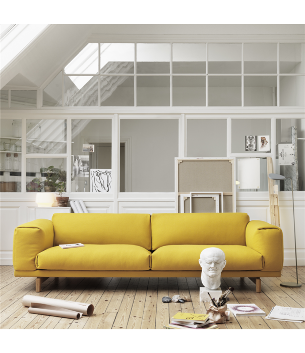 Muuto Rest 2-seater Sofa Hearth 6 taupe, black metal base