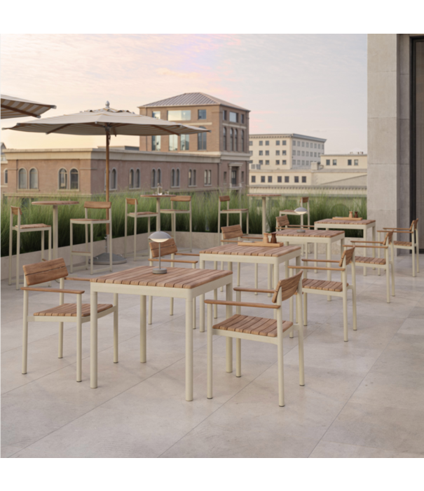 Fritz Hansen Pelagus Tuintafel teak, light ivory
