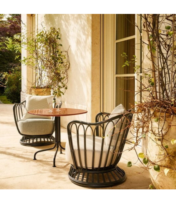 Gubi  Gubi Grace Outdoor Lounge Chair mushroom, Lorkey 41 / Lorkey 44