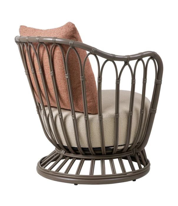 Gubi  Grace Outdoor Lounge Chair mushroom, Lorkey 41 / Lorkey 44