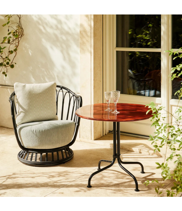 Gubi  Grace Outdoor Lounge Stoel alabaster white, Leslie 006 / Leslie Stripe 020