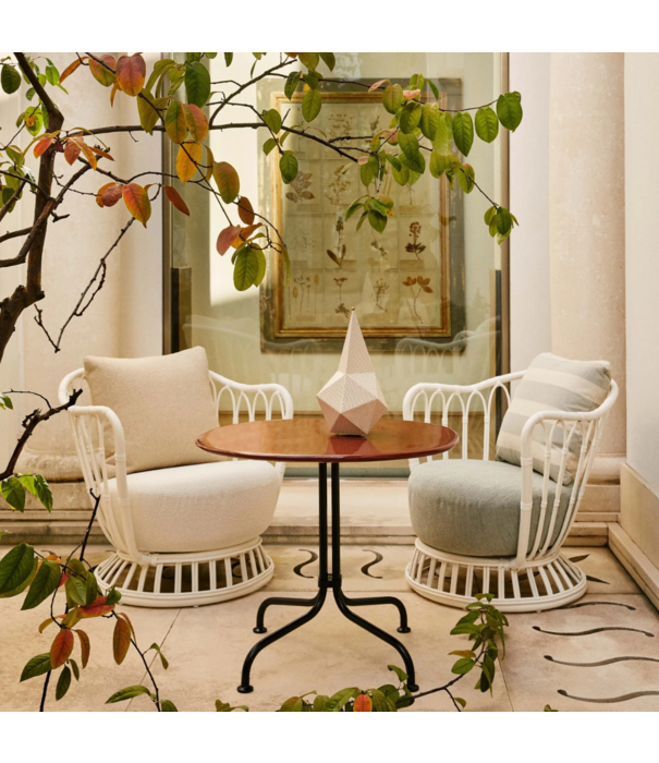 Gubi  Grace Outdoor Lounge Stoel alabaster white, Leslie 006 / Leslie Stripe 020