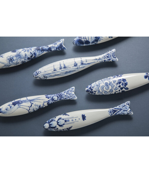 Royal Delft  Royal Delft Blue Herring Dragonfly flower L24