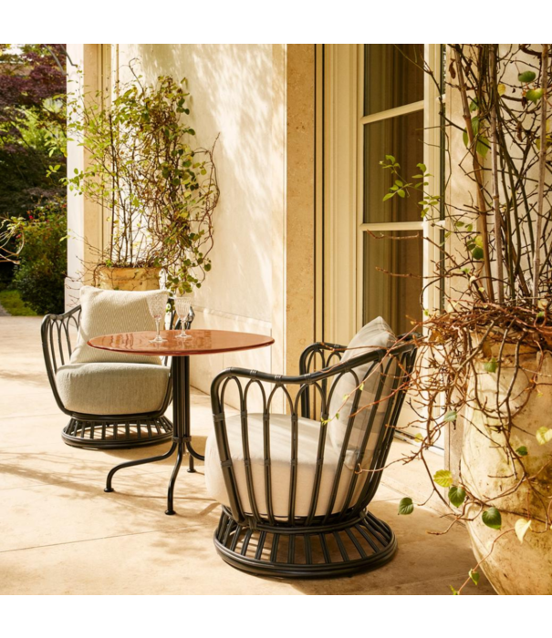 Gubi  Gubi Carmel Bistro Lounge Tafel Clam White