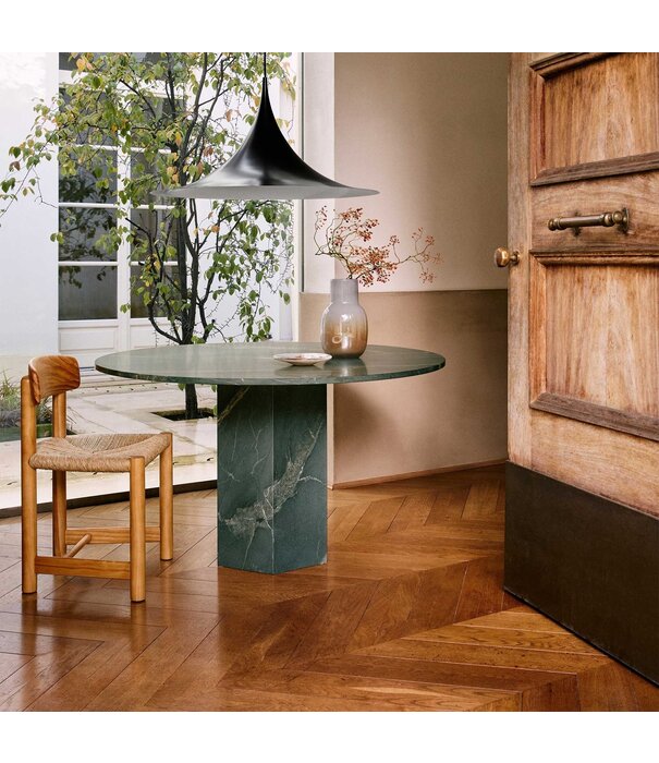 Gubi  Gubi Daumiller Side Chair black pine / paper cord