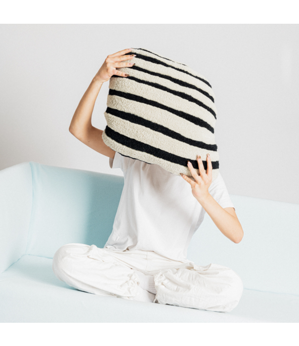 Haus Üger Haus Üger Bonbon Cushion – Offwhite with Black Stripes