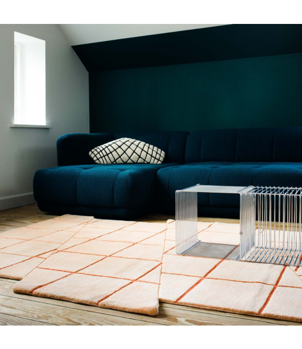 Haus Üger Grid Slim Kussen – Offwhite met Zwart Rasterpatroon