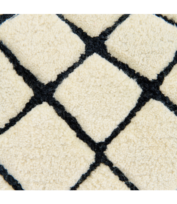 Haus Üger Haus Üger Grid Slim Cushion – Offwhite with Black Grid Pattern