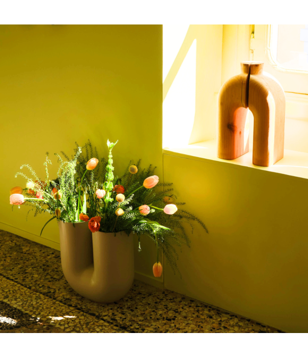 Muuto  Muuto Kink Vase Sand XL