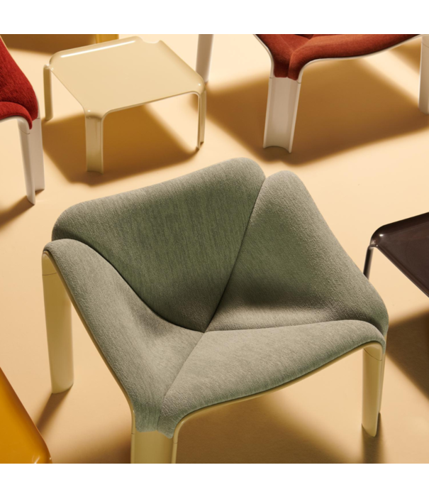Gubi   F300 Lounge Chair