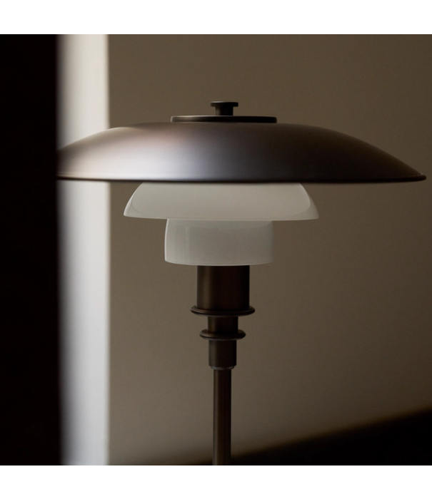 Louis Poulsen  Louis Poulsen PH 3/2 Table Lamp Aged Brass Edition 2025