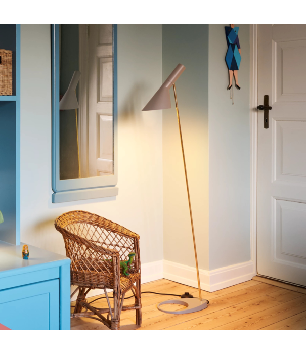Louis Poulsen  Louis Poulsen AJ Floor Lamp brass/warm grijs