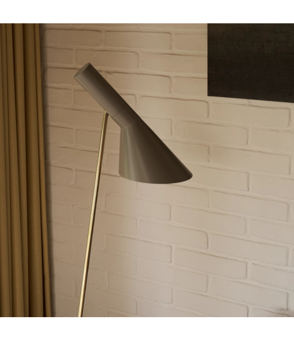 Louis Poulsen  Louis Poulsen AJ Vloerlamp messing/warm grijs