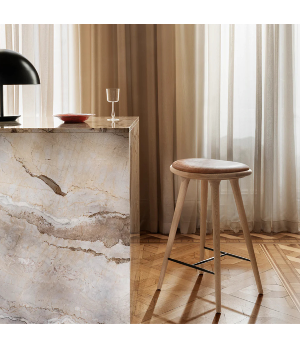 Mater Design  Mater High Stool Barkruk donker eiken, zwart leer 74cm