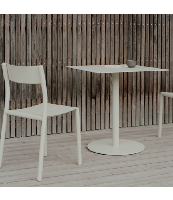 New Works  New Works May Bistro Tafel 70 x 70cm