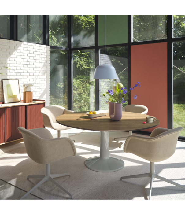 Muuto  Muuto Midst Dining Table black linoleum, black base Ø120