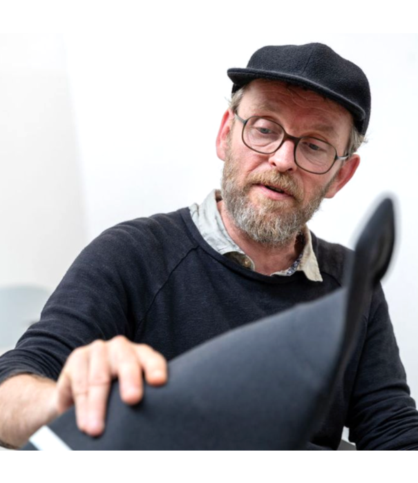 Vitra  Vitra Mynt Bureaustoel basic dark RE plastic, diepzwart 4 ster onderstel