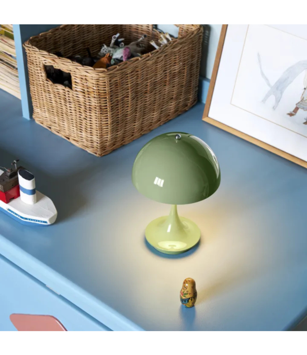 Louis Poulsen  Louis Poulsen Panthella 160 Portable V3  opaque burgundy