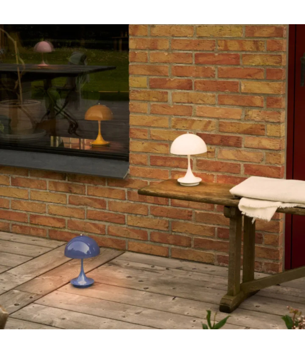 Louis Poulsen  Louis Poulsen Panthella 160 Portable V3  opaque burgundy